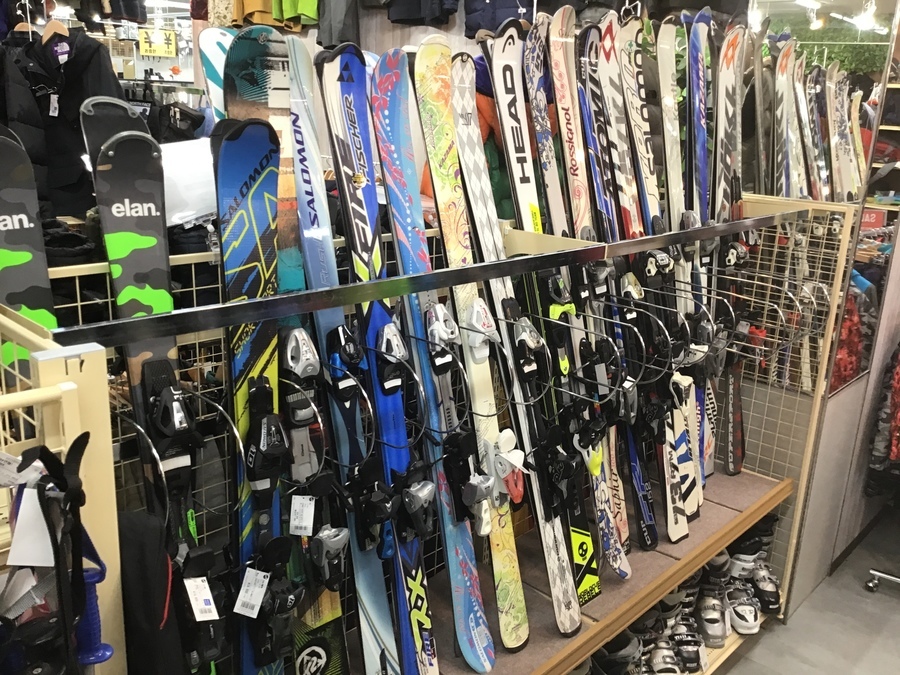 トレファクオンラインからお得なスキー板&スノーボードが見つけられます!