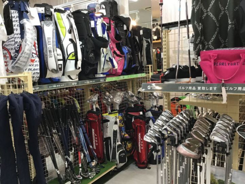 ブリーフィングなどの人気ブランドのゴルウェアが続々入荷中