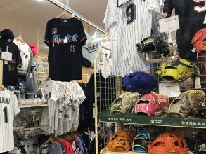本日千葉ロッテVSソフトバンク！ロッテの応援グッズを一気にご紹介！！