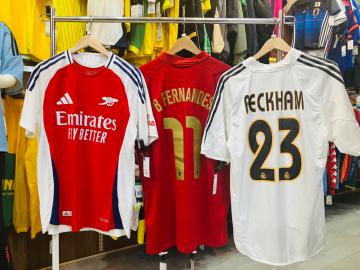 「スポーツ用品のサッカー 」