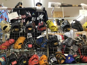 「スポーツ用品の野球 」