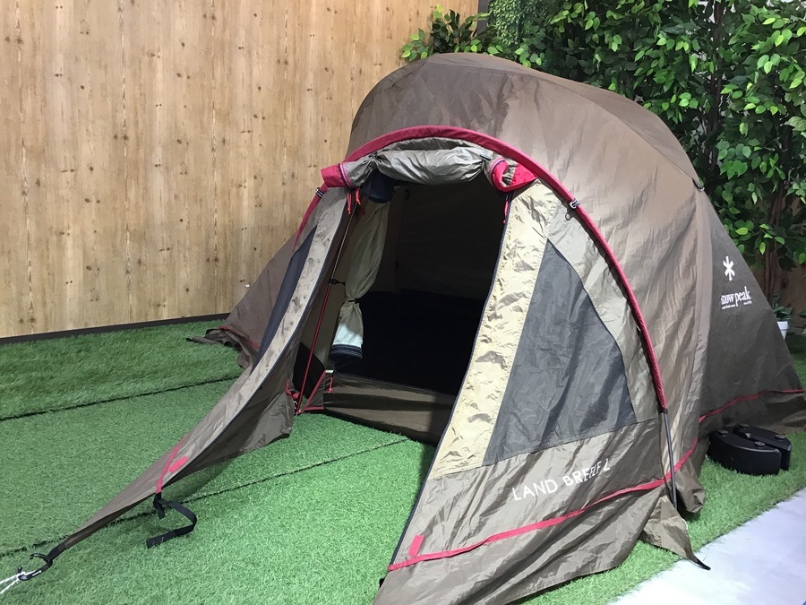 アウトドア用品のテント