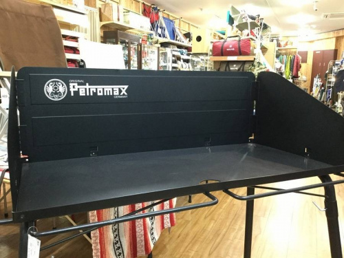 新品 Petromax fe90 ペトロマックス ダッチオーブンテーブル Amazon | PETROMAX(ペトロマックス) グリル スタンド BBQ