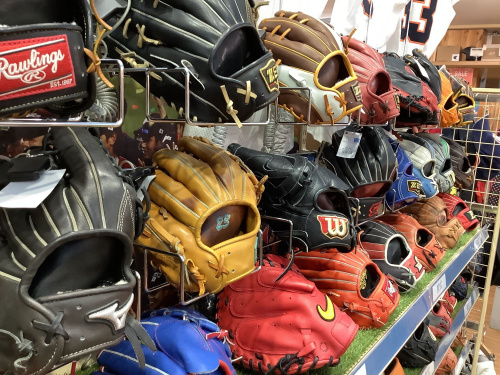 岩槻店！！新入荷野球グローブを一挙にご紹介！！！[2025.01.20発行