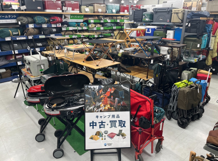 2階はすべてアウトドア・キャンプコーナー!