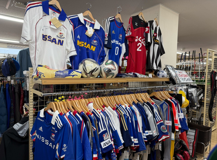 海外チームやJリーグなどのサッカーアイテムコーナー!