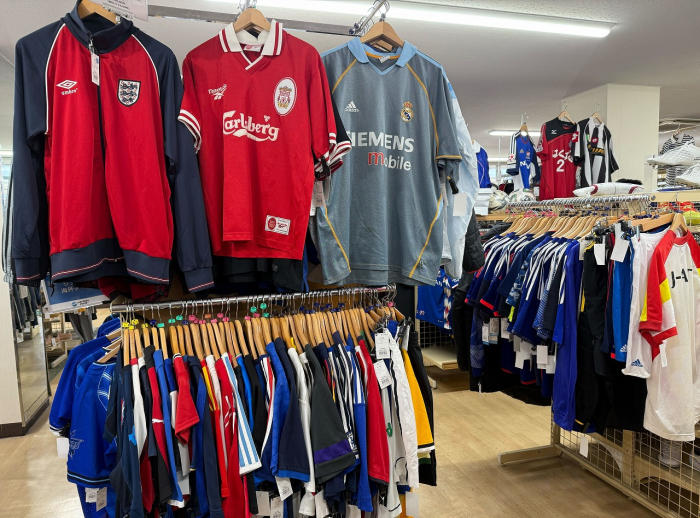 海外チームやJリーグなどのサッカーアイテムコーナー!