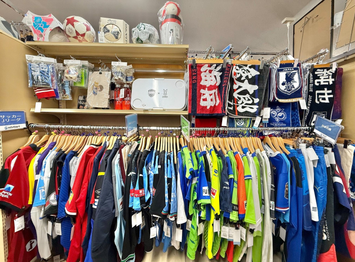 海外チームやJリーグなどのサッカーアイテムコーナー!